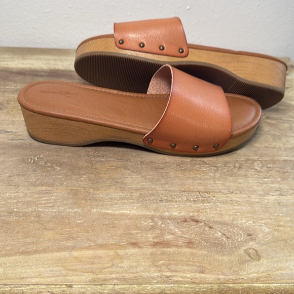 Universal Thread Slide Sandals in Tan and Orange - Picture 7 of 10